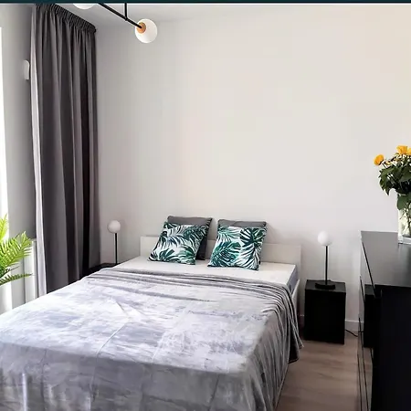 Apartamenty Fuzja - Komfortowe Mieszkania Blisko Centrum Lodzi Garaz Eksteriør bilde