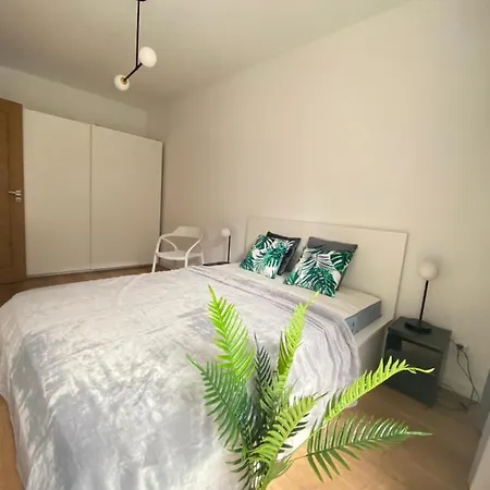 Apartamenty Fuzja - Komfortowe Mieszkania Blisko Centrum Lodzi Garaz Eksteriør bilde